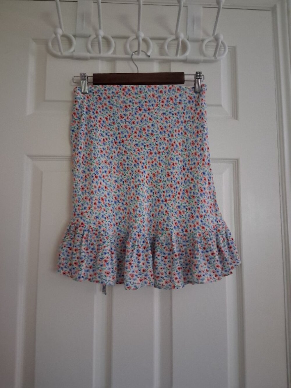 Rails Women's Size XS White Lara Wild Daisies Cottagecore Mini Skirt - Picture 4 of 12